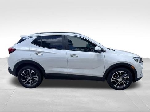 Used 2022 Buick Encore GX Select w/ Advanced Technology Package FWD image 4