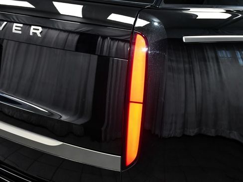 Used 2025 Land Rover Range Rover SE AWD/4WD image 93