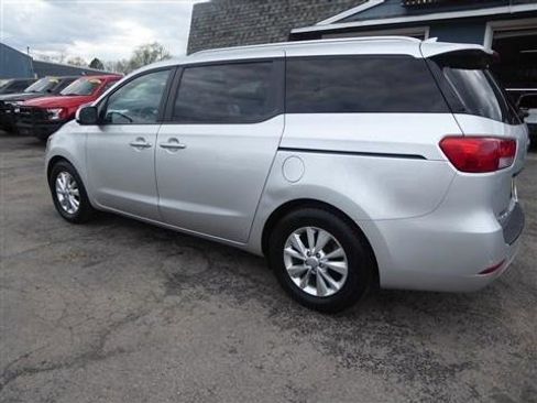 Used 2016 Kia Sedona LX w/ LX Convenience Package image 8
