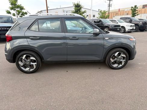 Used 2025 Hyundai Venue SEL FWD image 8