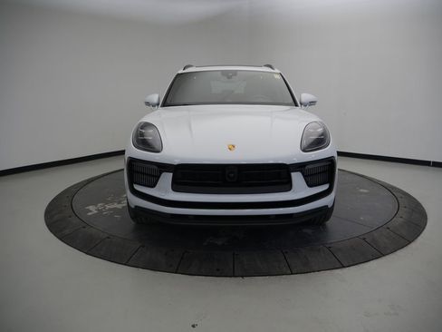Certified 2023 Porsche Macan S image 10