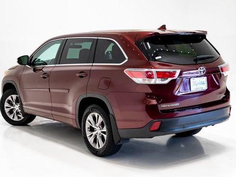 Used 2015 Toyota Highlander Plus AWD/4WD image 25
