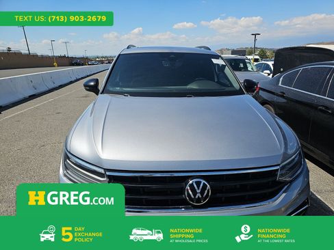 Used 2023 Volkswagen Tiguan SE R-Line image 1