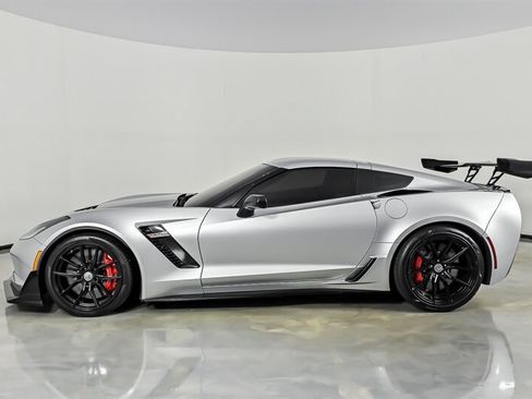 Used 2016 Chevrolet Corvette Z06 w/ 3LZ Preferred Equipment Group RWD image 7