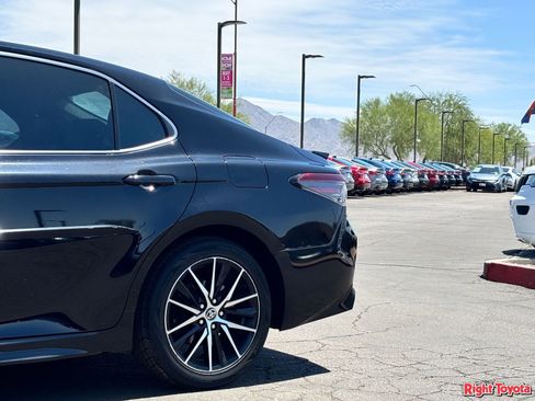 Used 2023 Toyota Camry SE FWD image 9