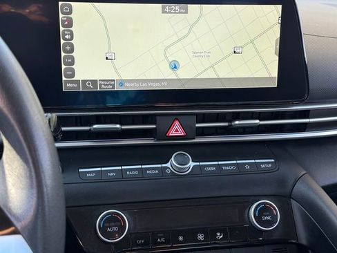 Used 2024 Hyundai Elantra SEL FWD image 19