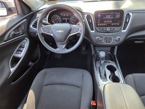 Used 2024 Chevrolet Malibu LT image 14
