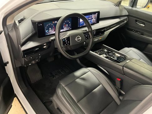 Used 2025 Nissan Murano SV AWD/4WD image 14