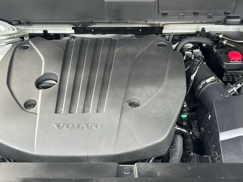 Certified 2023 Volvo XC90 B5 Plus w/ Protection Package Premier image 32