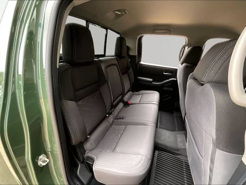 Used 2025 Nissan Frontier SV RWD image 16