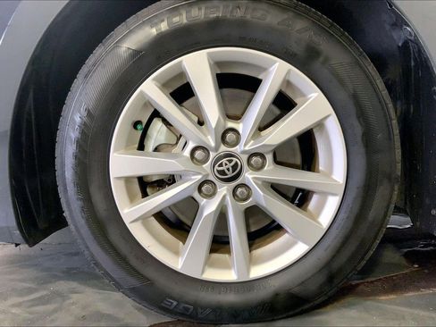 Used 2025 Toyota Camry LE AWD/4WD image 9