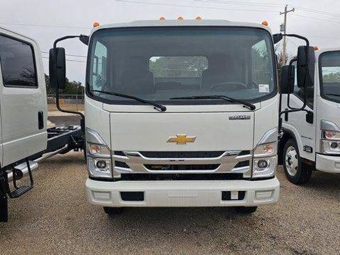 New 2024 Chevrolet Low Cab Forward 5500XG RWD image 3