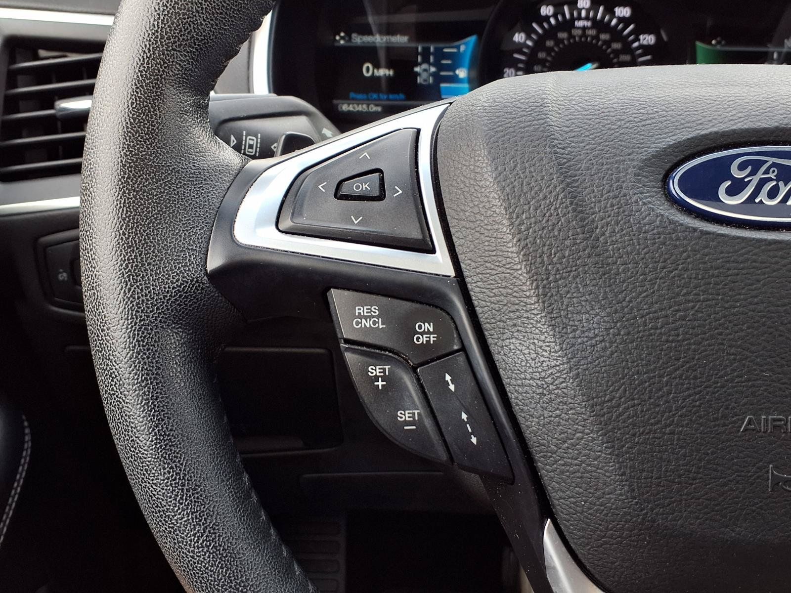 Used 2018 Ford Edge Titanium w/ Equipment Group 302A AWD/4WD image 16