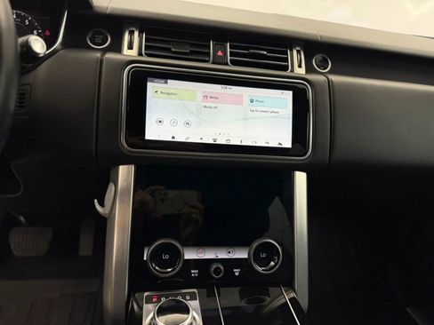 Used 2020 Land Rover Range Rover HSE image 19