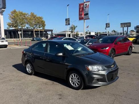 Used 2017 Chevrolet Sonic LT FWD image 3