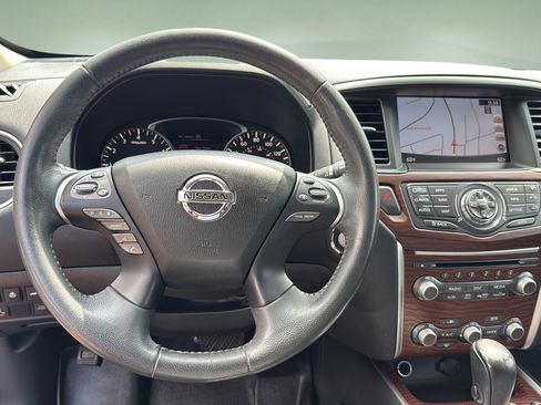 Used 2017 Nissan Pathfinder Platinum AWD/4WD image 26