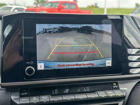 Used 2025 Toyota Camry LE image 30