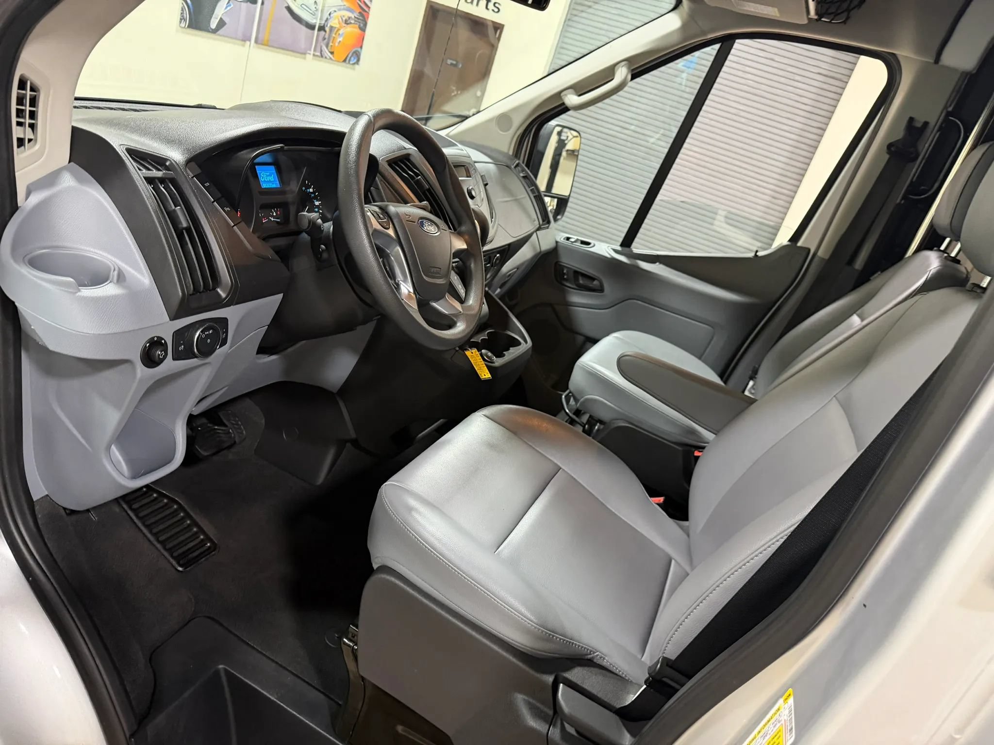 Used 2019 Ford Transit 250 148 Medium Roof RWD image 34