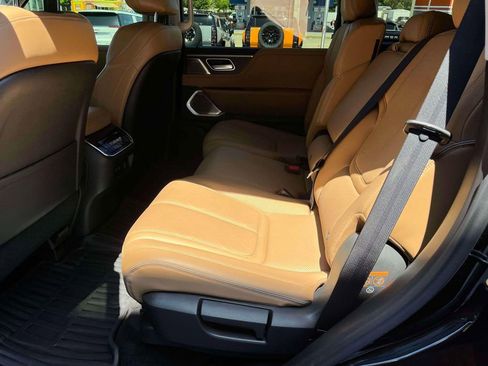 Used 2025 INFINITI QX80 Sensory AWD/4WD image 16