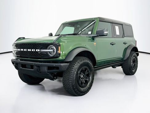 Used 2025 Ford Bronco Badlands AWD/4WD image 3