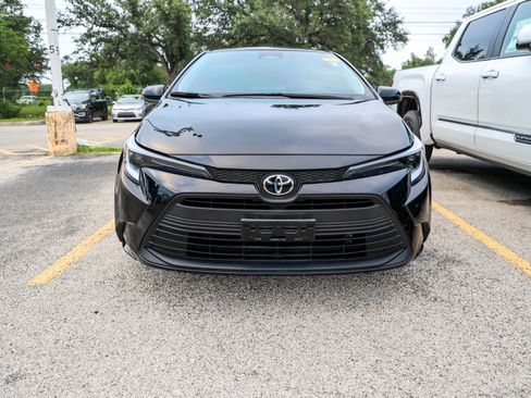 Used 2026 Toyota Corolla LE FWD image 4