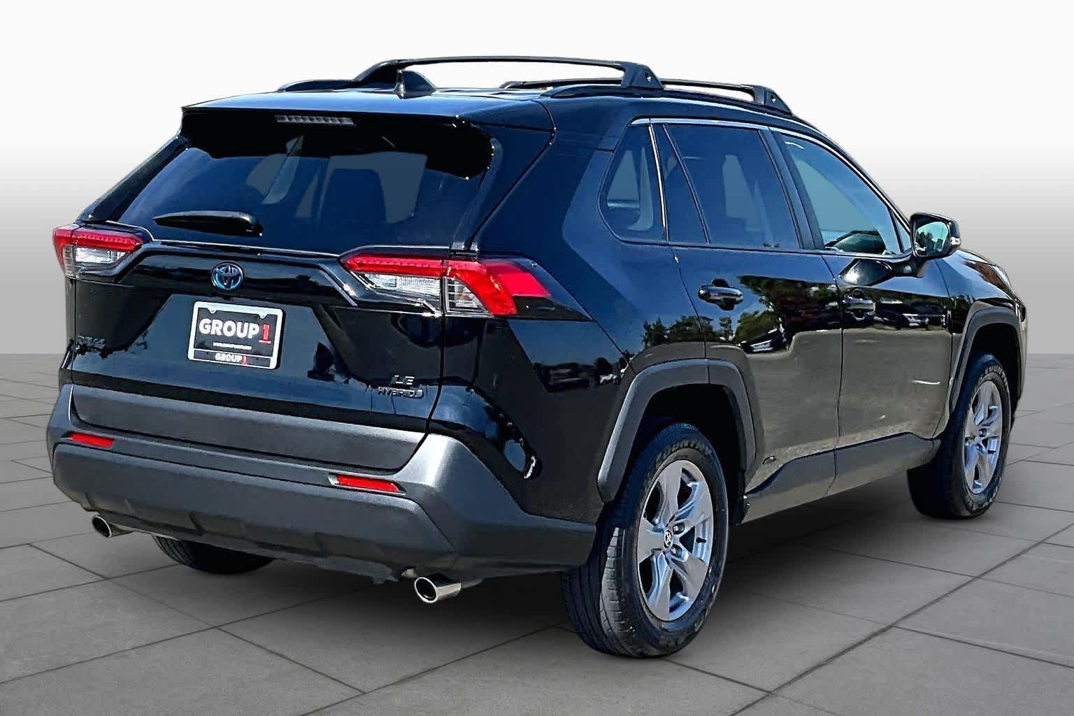Certified 2024 Toyota RAV4 LE AWD/4WD image 12