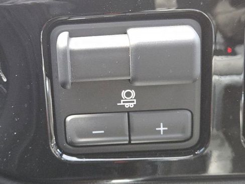 Certified 2025 Chevrolet Silverado 1500 High Country w/ Technology Package image 8