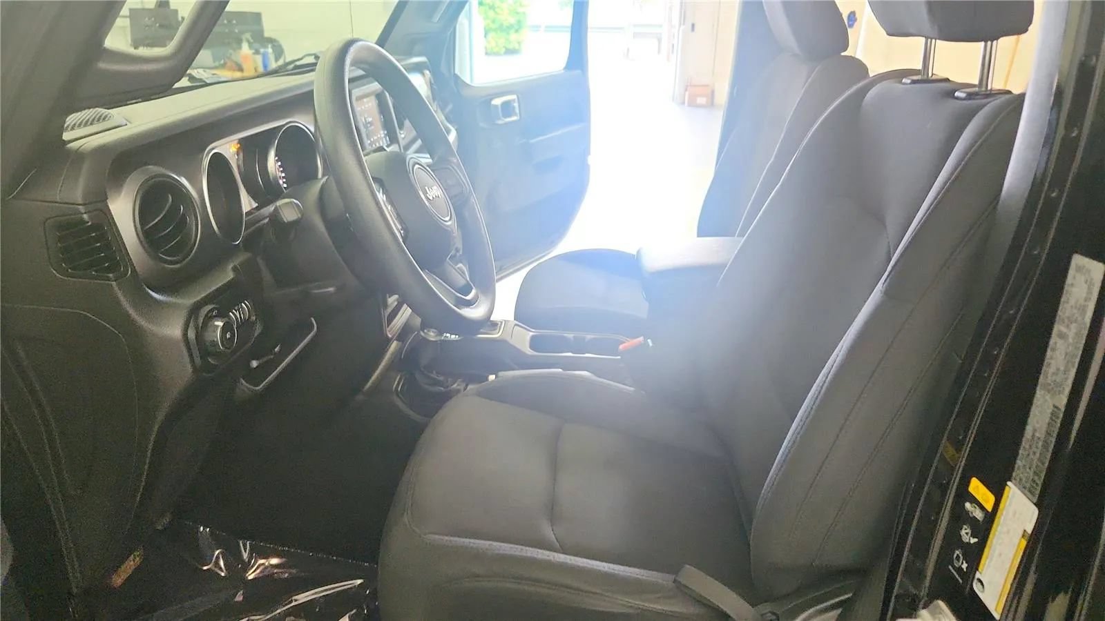 Used 2022 Jeep Wrangler Unlimited Sport AWD/4WD image 22