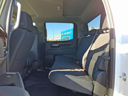 New 2026 GMC Sierra 1500 SLE AWD/4WD image 5