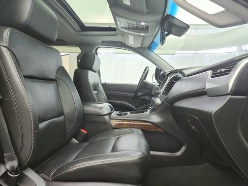 Used 2019 Chevrolet Tahoe LT w/ LT Signature Package AWD/4WD image 32