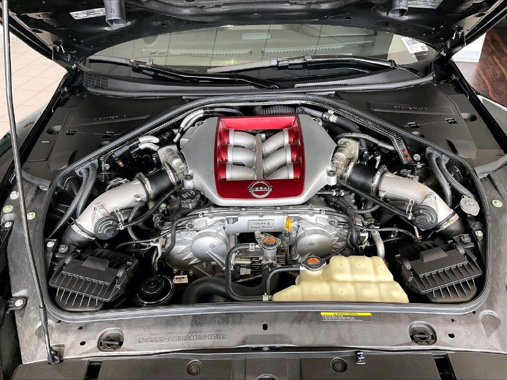 Used 2024 Nissan GT-R Premium w/ Premium Interior Package AWD/4WD image 33