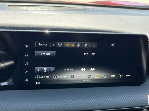 Used 2025 Nissan Kicks SR FWD image 22