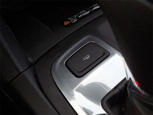 Used 2020 Chevrolet Equinox Premier image 17