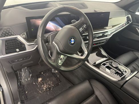 Used 2025 BMW X5 xDrive50e AWD/4WD image 17