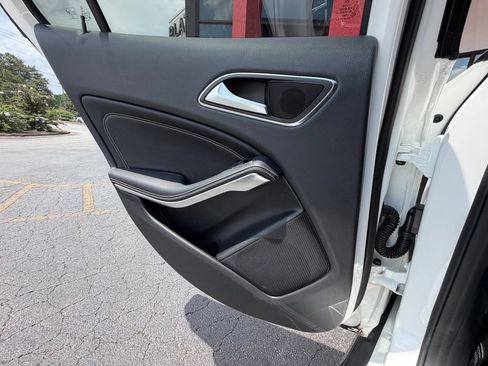 Used 2019 Mercedes-Benz GLA 250 4MATIC image 24