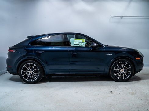 New 2026 Porsche Cayenne E-Hybrid Coupe image 8