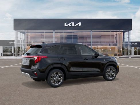 New 2026 Kia Seltos LX image 6