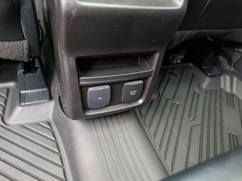 Used 2015 Ford Edge SEL w/ Equipment Group 201A AWD/4WD image 30