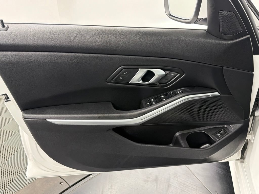Used 2025 BMW 330i Sedan w/ Parking Assistance Package RWD image 19