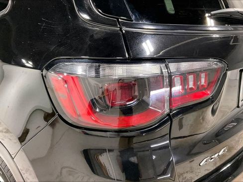 Used 2024 Jeep Compass Trailhawk AWD/4WD image 38
