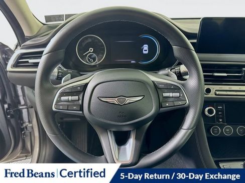 Used 2025 Genesis G70 2.5T image 13