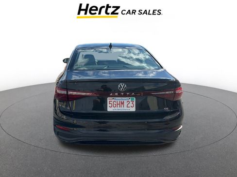 Used 2025 Volkswagen Jetta SE image 5