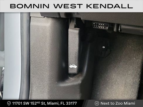 Used 2022 Chevrolet Trax LT w/ Redline Edition image 28