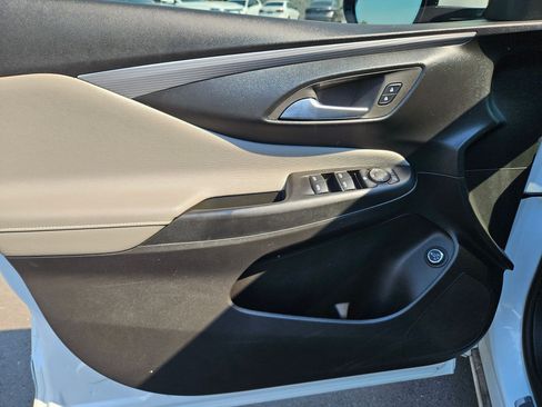 Used 2025 Buick Envista Avenir FWD image 16