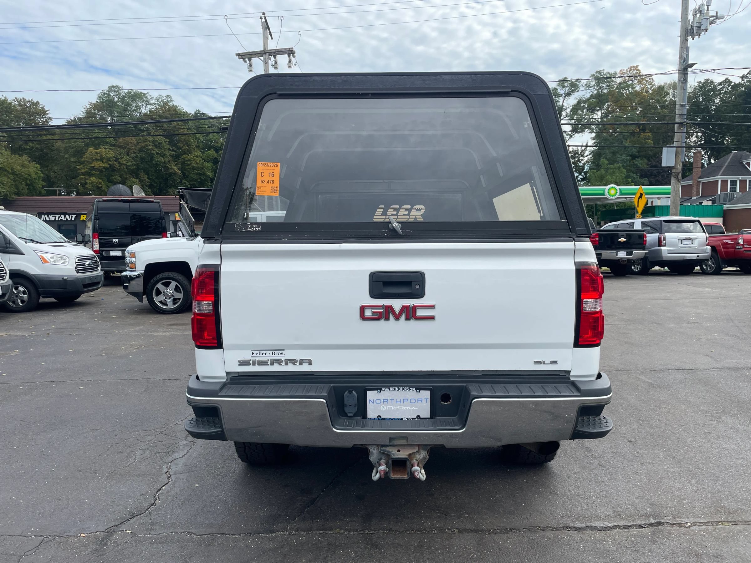 Used 2016 GMC Sierra 2500 SLE w/ SLE Fleet Preferred Package AWD/4WD image 4