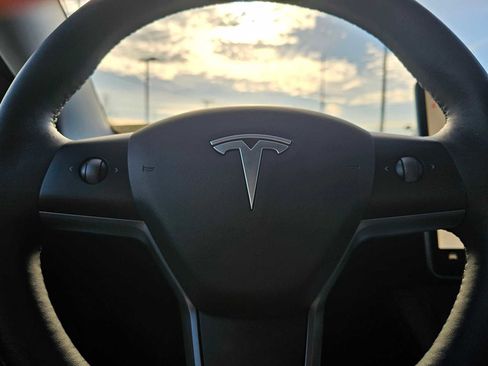 Used 2022 Tesla Model 3 Long Range image 25