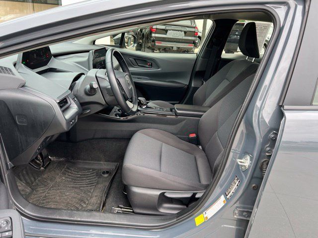 Used 2025 Toyota Prius LE FWD image 26