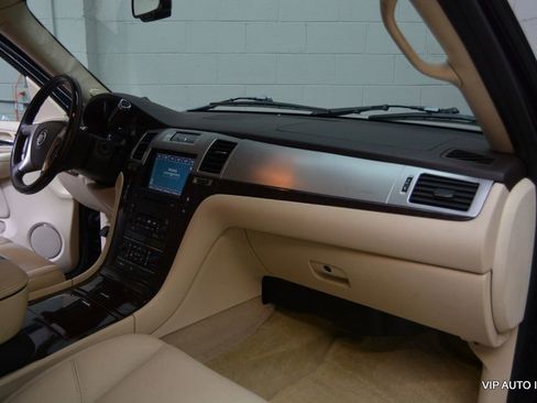 Used 2007 Cadillac Escalade AWD w/ Climate Package image 12