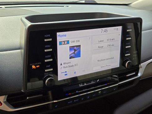 Used 2022 Toyota Sienna XLE image 26