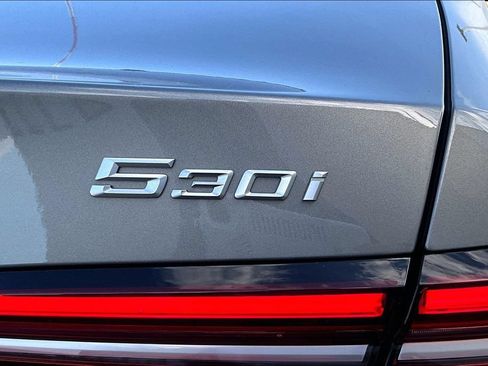 Used 2024 BMW 530i xDrive w/ Premium Package AWD/4WD image 8